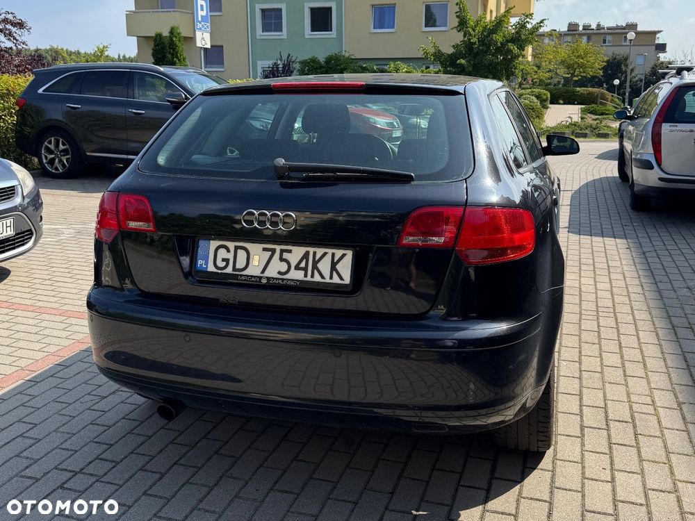 Audi A3 Sportback 1.6 FSI Ambiente - 8