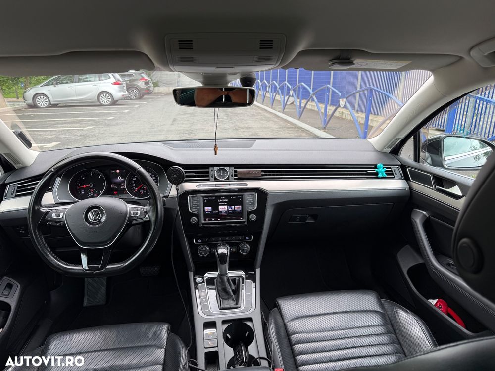 Volkswagen Passat 2.0 TDI DSG Highline - 10