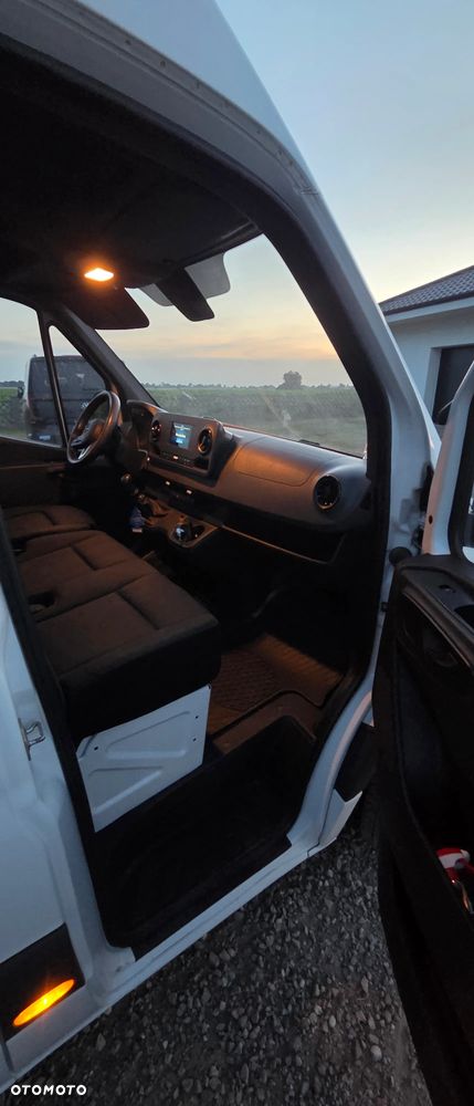 Mercedes-Benz Sprinter - 12