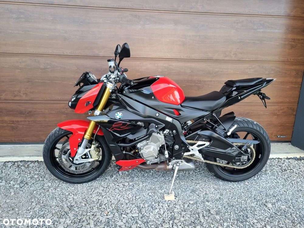 BMW S - 4