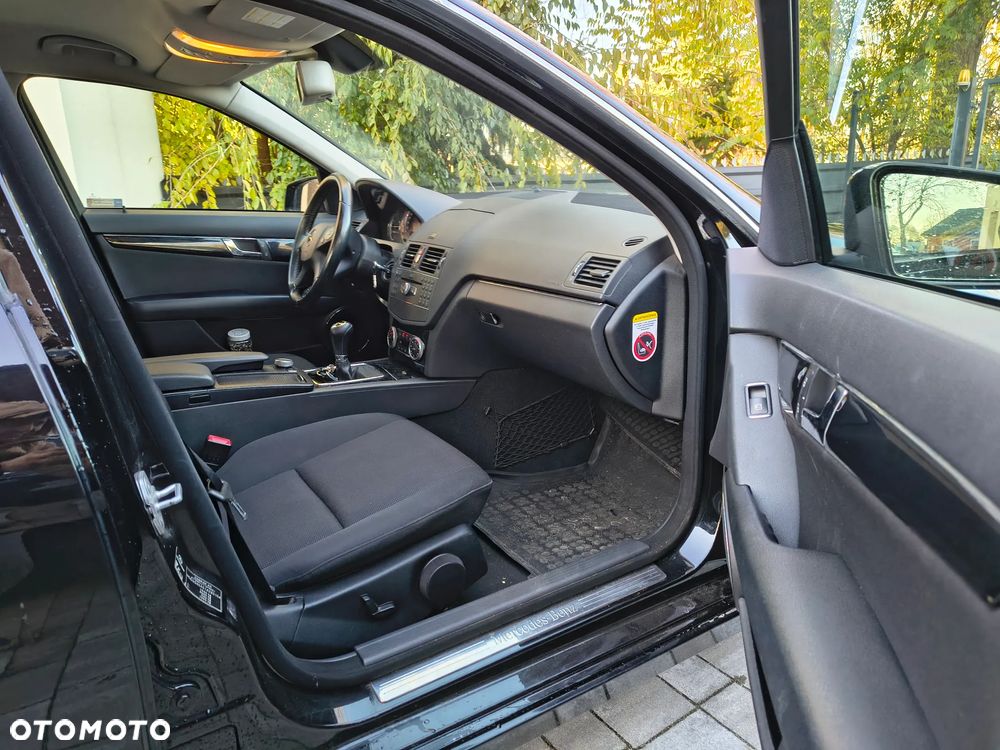 Mercedes-Benz Klasa C 180 K BlueEff Classic - 7