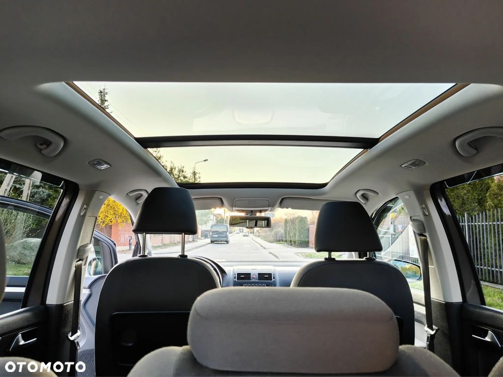 Volkswagen Touran 1.6 TDI DPF BlueMotion Technology Highline - 37