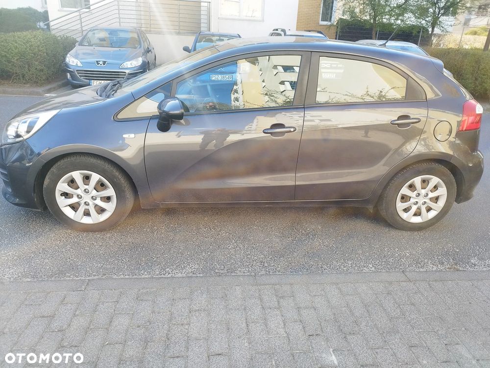 Kia Rio 1.2 L - 2