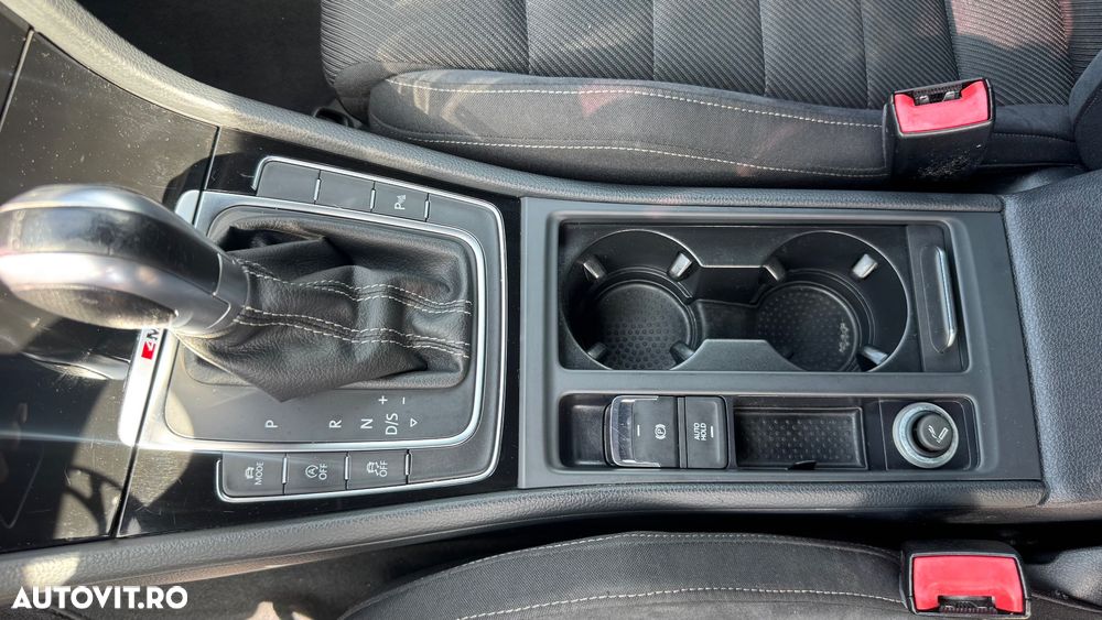 Volkswagen Golf - 24