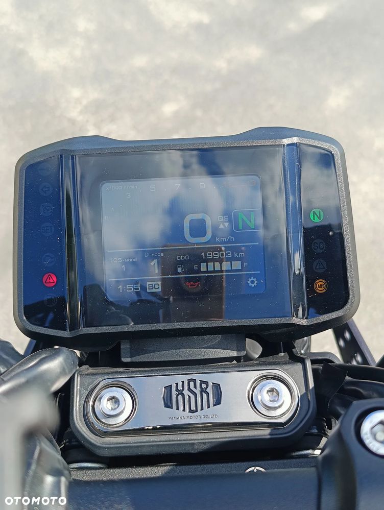 Yamaha XSR - 12