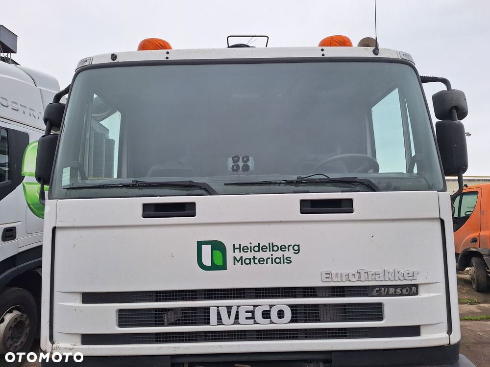 Iveco Eurotrakker 260E38 6X4 + Cifa 32 - 37