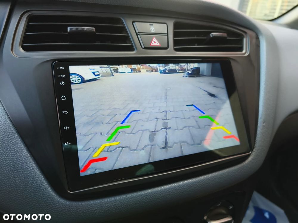 Hyundai i20 1.2 GO - 17