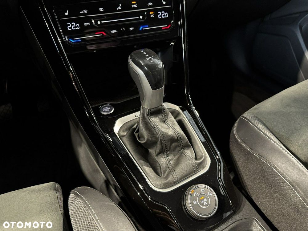 Volkswagen T-Roc - 26