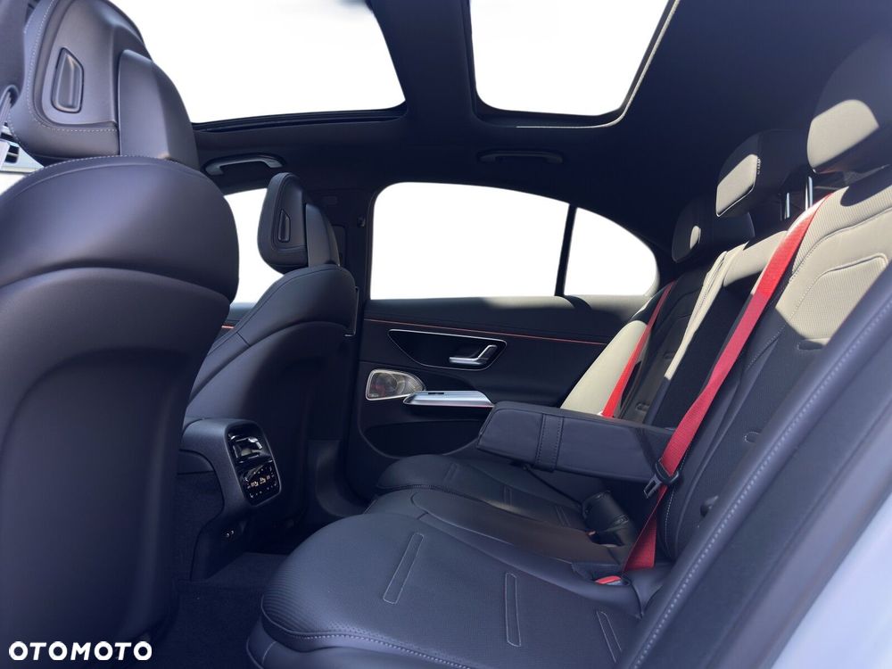 Mercedes-Benz Klasa E AMG 53 PHEV 4Matic+ 9G-Tronic TCT - 19