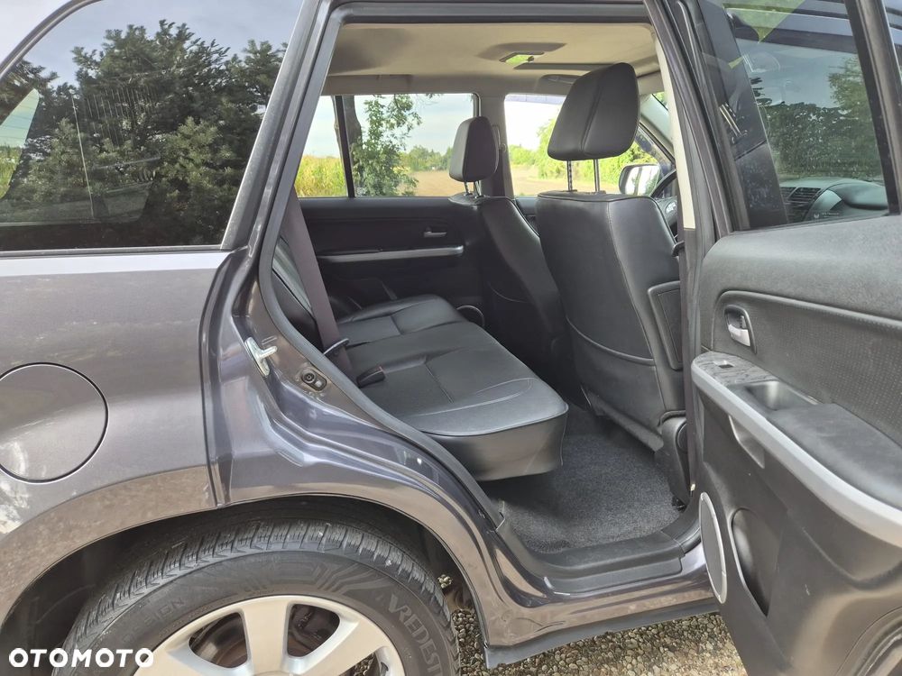 Suzuki Grand Vitara 2.4 De Luxe - 29