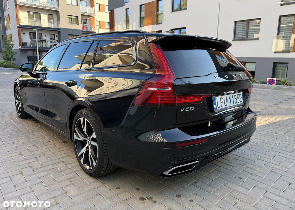 Volvo V60 D4 R-Design - 3