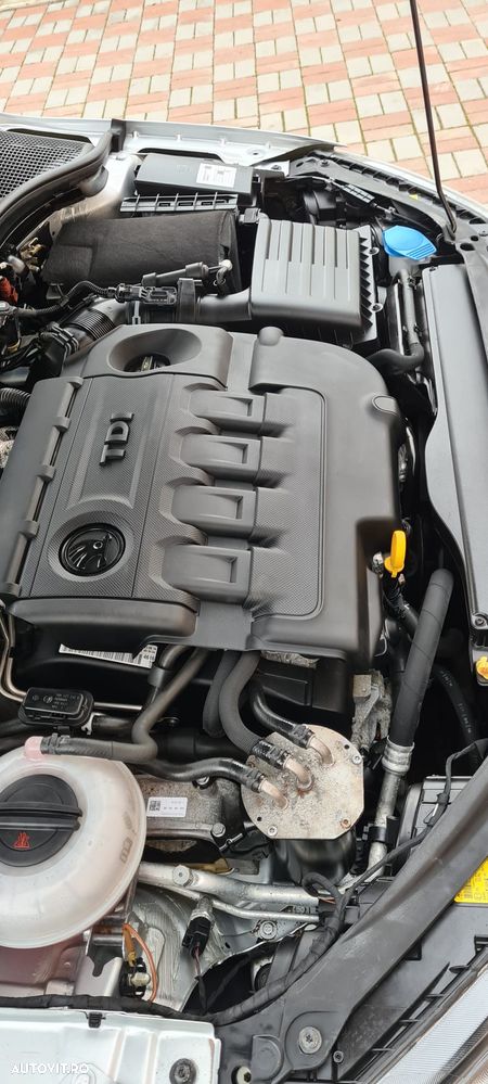 Skoda Octavia 1.6 TDI Active - 9