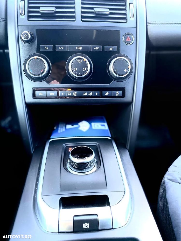 Land Rover Discovery Sport - 24