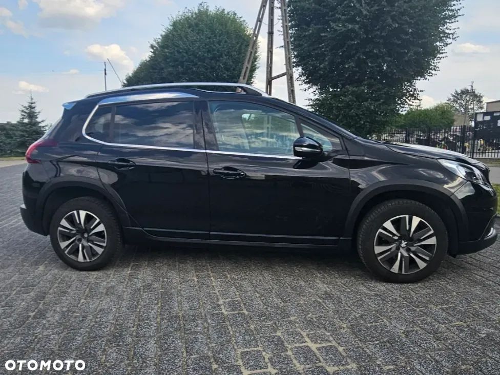 Peugeot 2008 1.2 Pure Tech Allure S&S - 4
