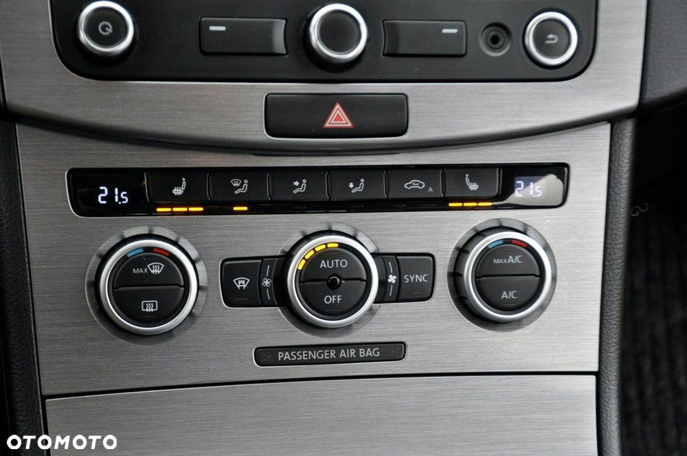 Volkswagen Passat - 33