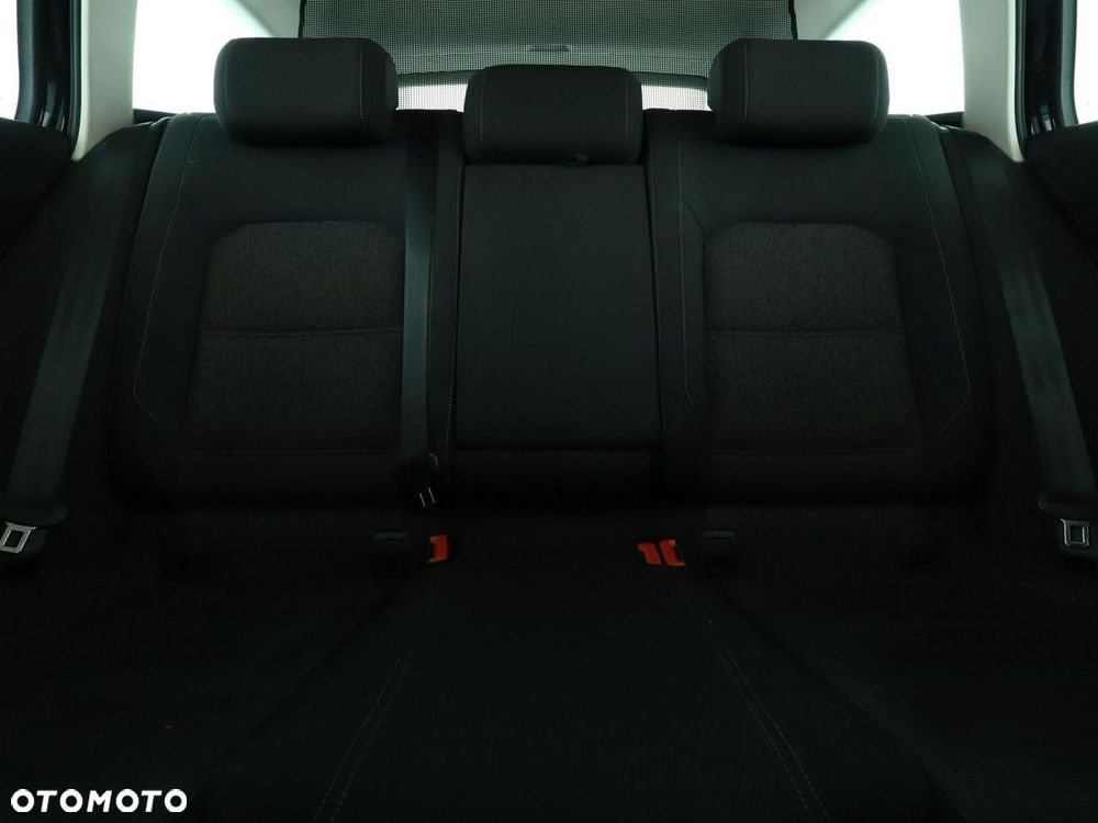 Volkswagen Passat - 19