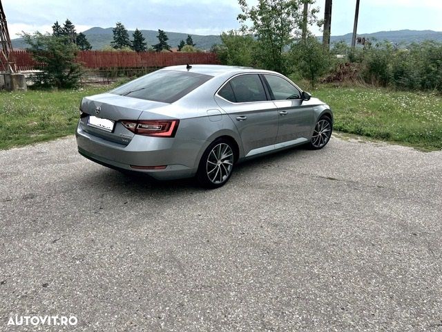 Skoda Superb 2.0 TDI 4X4 DSG L&K - 5