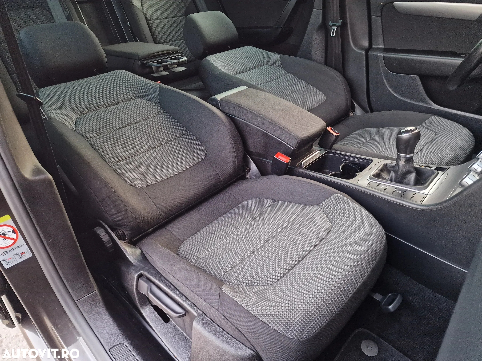 Volkswagen Passat - 12