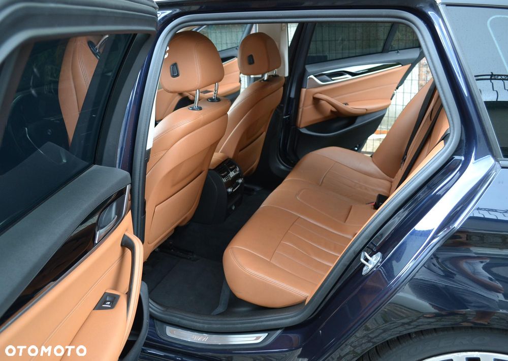 BMW Seria 5 520i - 7