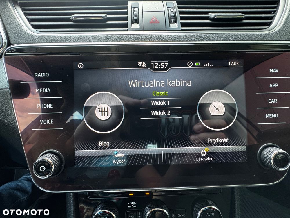 Skoda Superb 2.0 TDI SCR Ambition - 23
