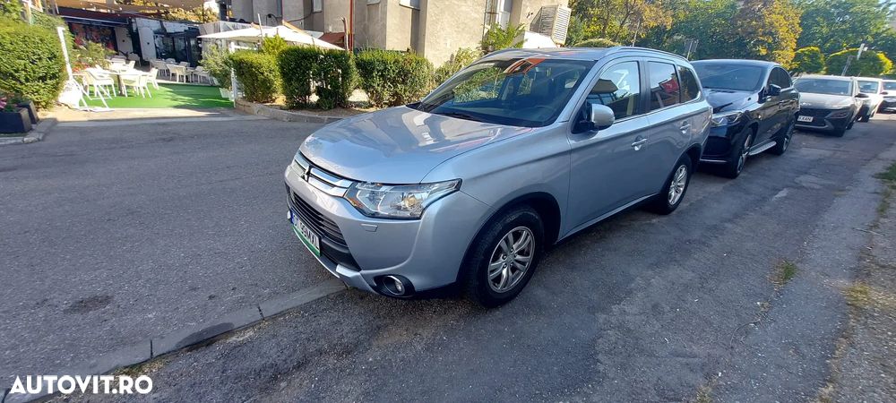 Mitsubishi Outlander - 3