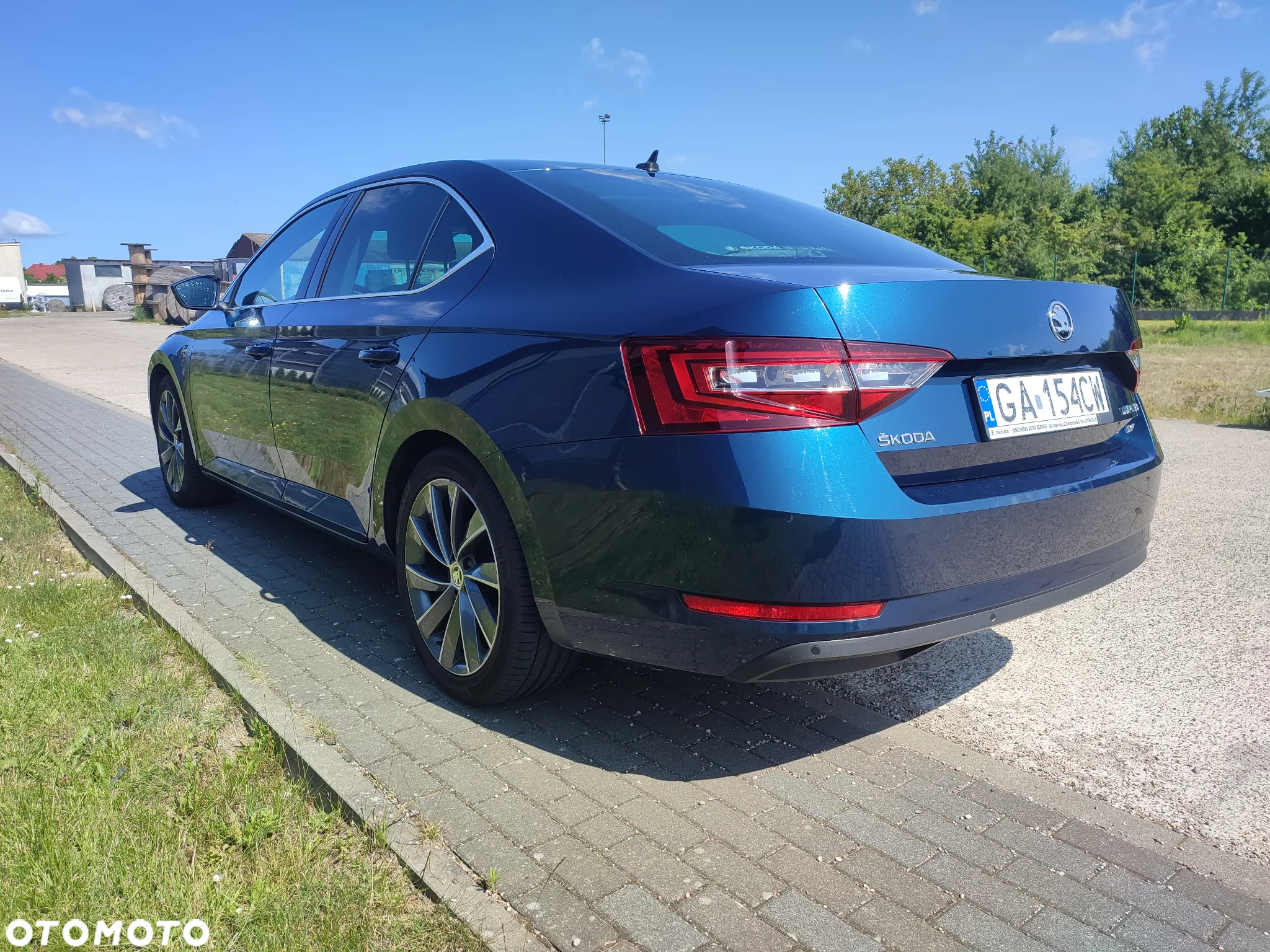 Skoda Superb 2.0 TDI 4x4 L&K DSG - 8