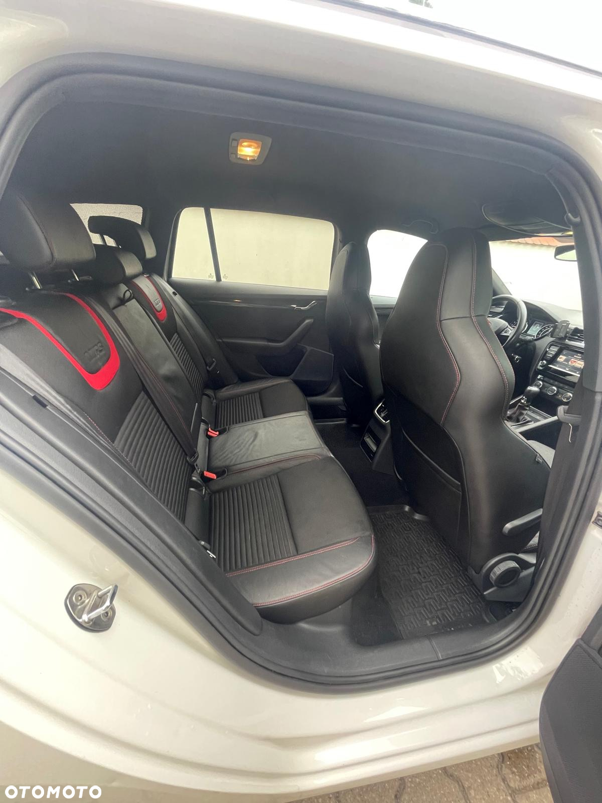 Skoda Octavia 2.0 TDI RS DSG - 16