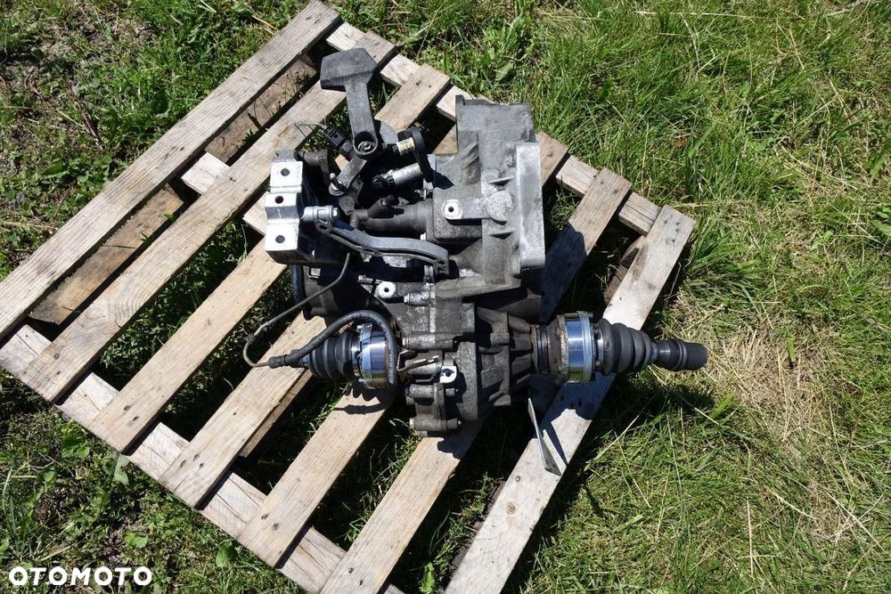 SKRZYNIA BIEGÓW MANUALNA JCR BXE GQQ 5B VW AUDI A3 8P 1.9 TDI JCR BXE GQQ - 4
