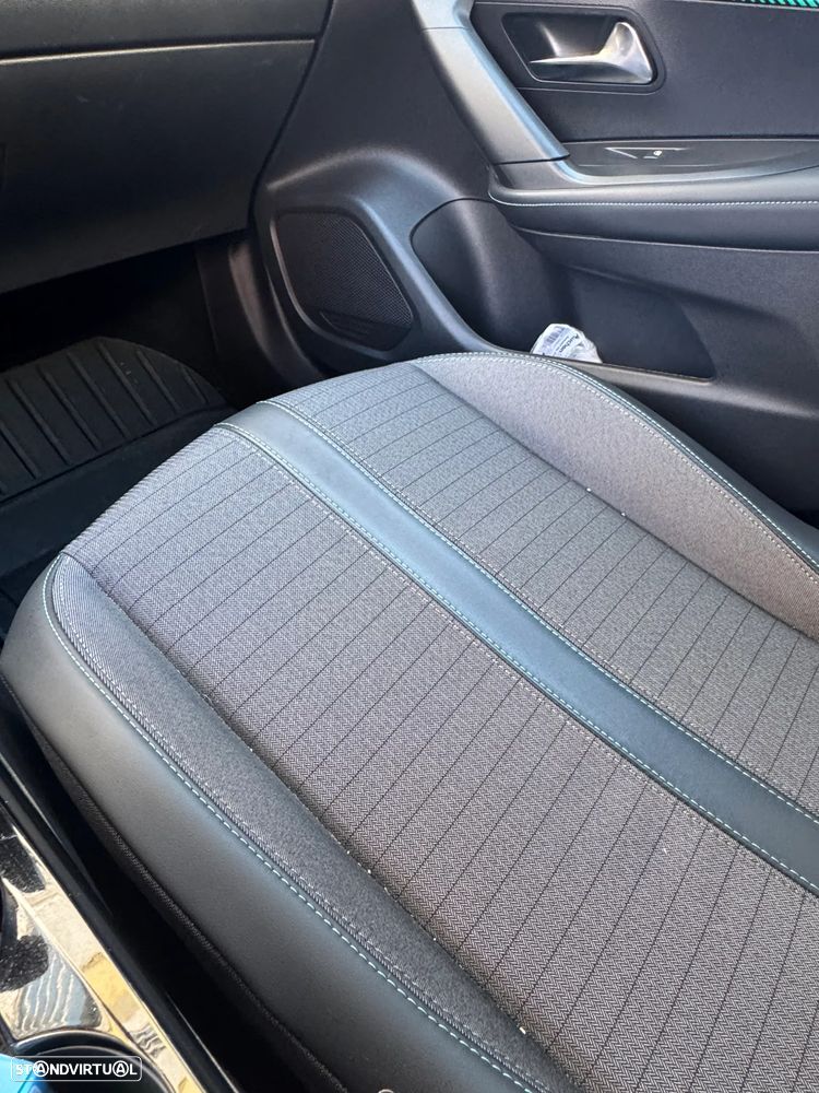 Peugeot 2008 BlueHDi 130 EAT8 Allure - 17