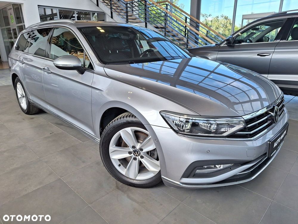 Volkswagen Passat Variant 2.0 TDI Elegance DSG - 8