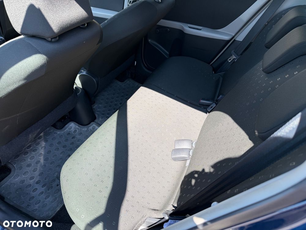 Toyota Yaris 1.3 Terra - 12