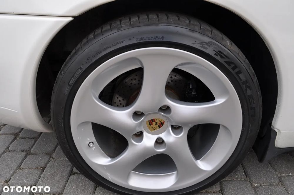 Porsche 911 Carrera - 9