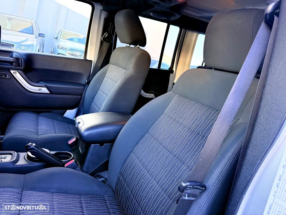 Jeep Wrangler Unlimited 2.8 CRD ATX Sahara Adventure Edition - 22