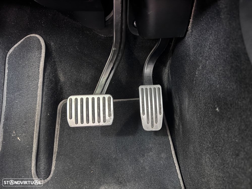 Tesla Model Y Long Range Tração Integral - 15