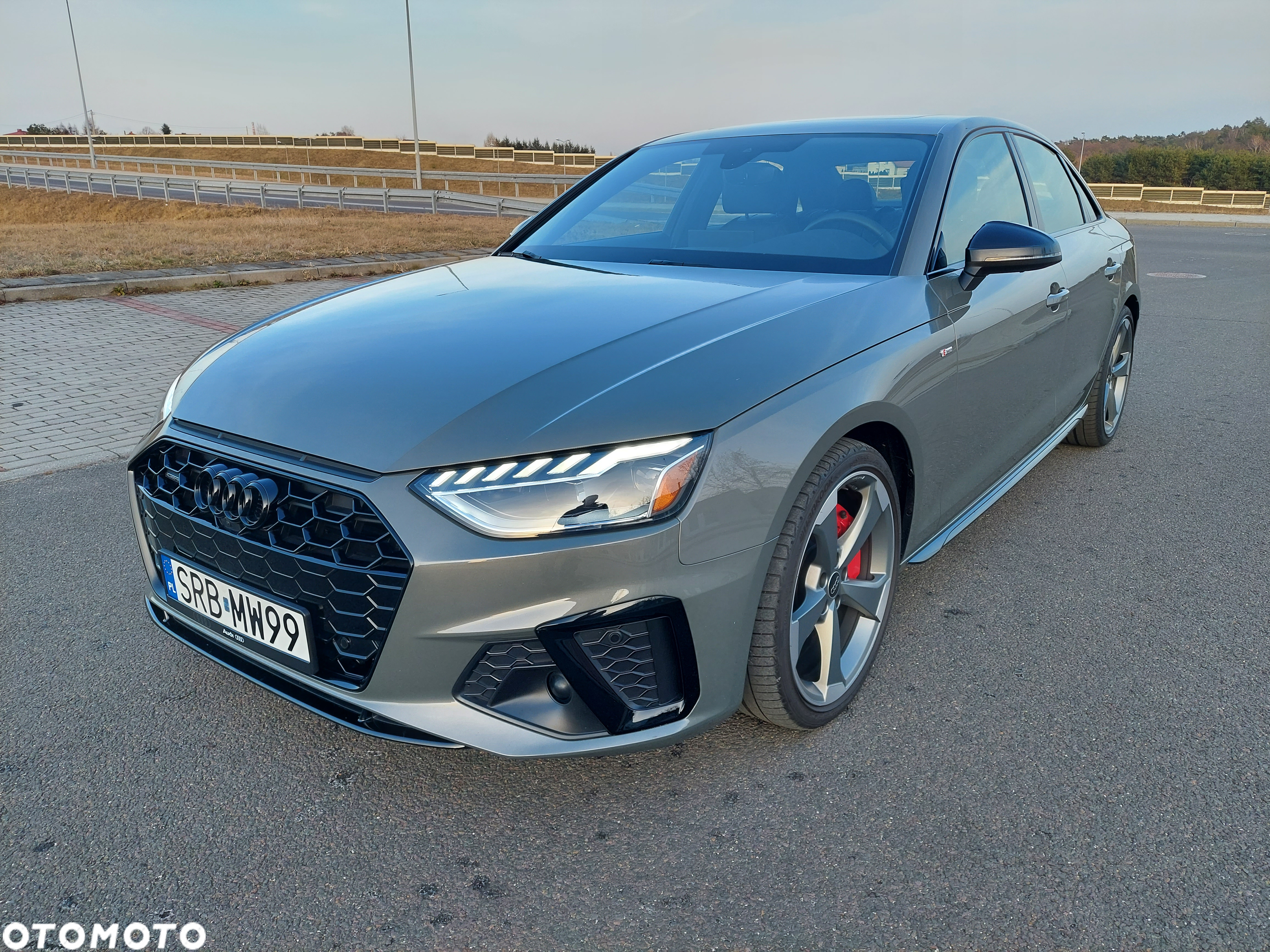 Audi A4 Avant 45 TFSI quattro S tronic S line - 2