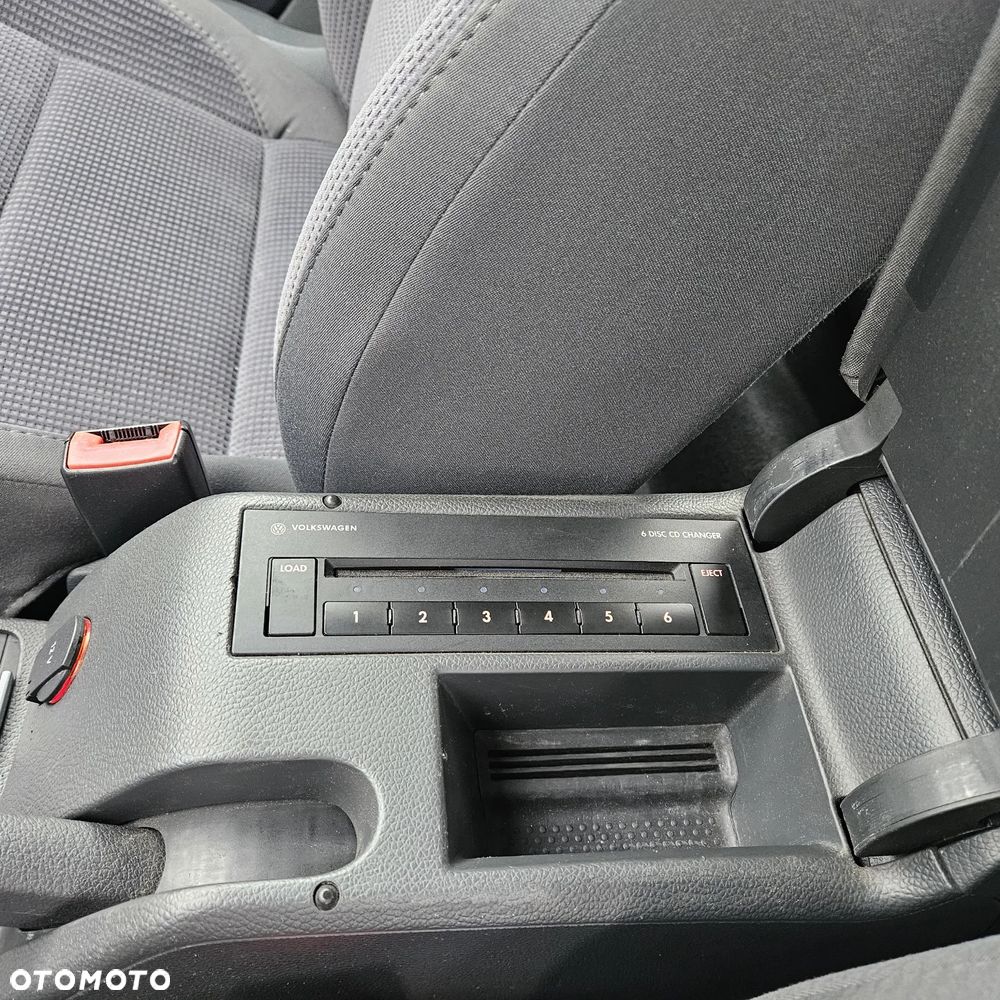 Volkswagen Jetta 1.9 TDI United - 28