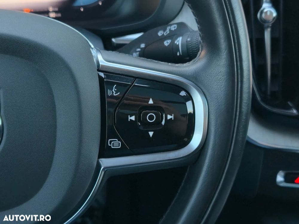 Volvo XC 60 T6 AWD Recharge Geartronic Inscription Expression - 22