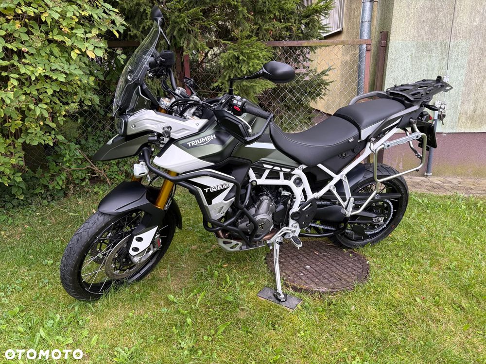 Triumph Tiger - 1