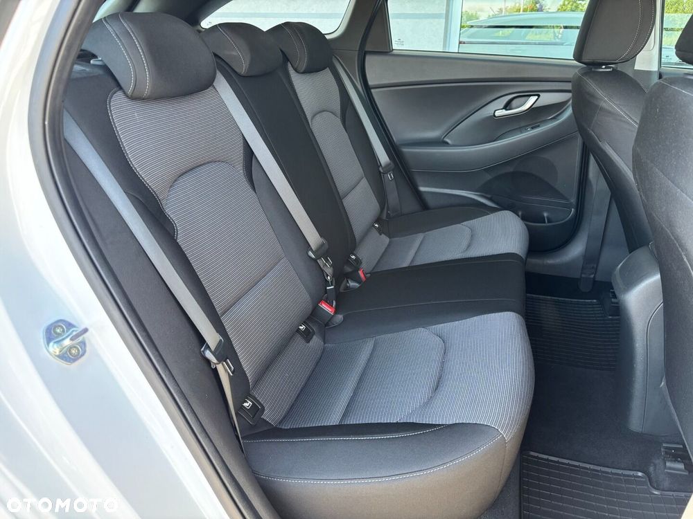Hyundai i30 1.6 D Classic + - 20