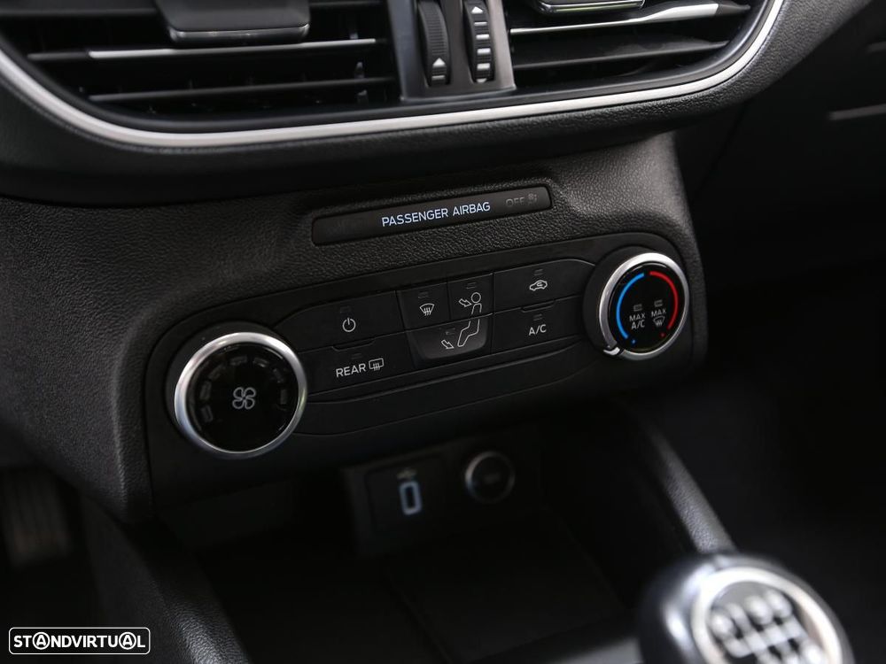 Ford Focus SW 1.5 TDCi EcoBlue Business - 20