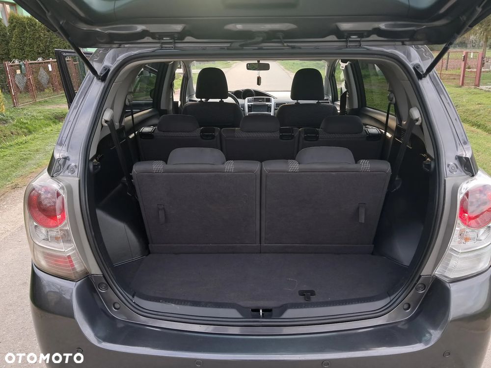 Toyota Verso 1.6 D-4D Active 7os - 25