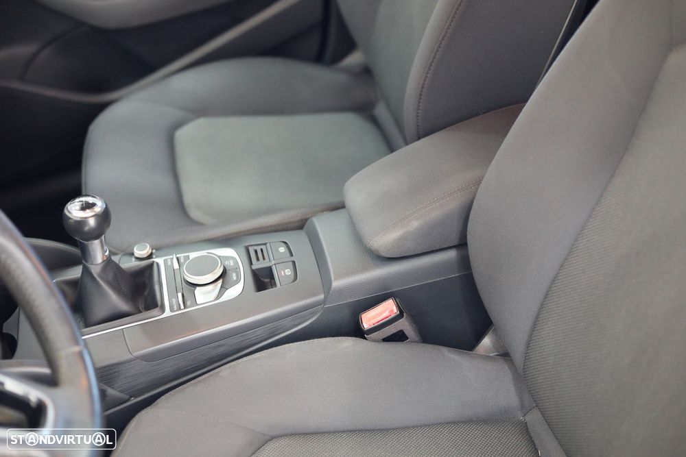 Audi A3 Sportback 2.0 TDI - 10