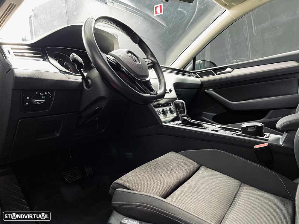 VW Passat 1.6 TDI DSG - 15