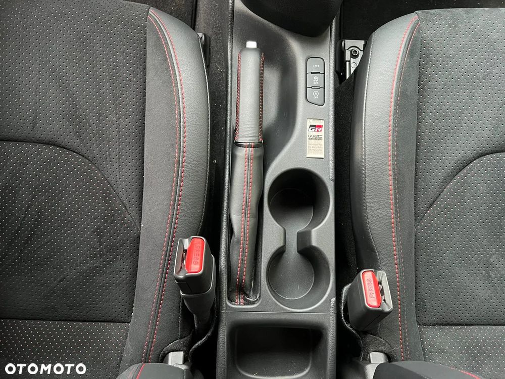 Toyota Yaris GR 1.6 Dynamic - 13