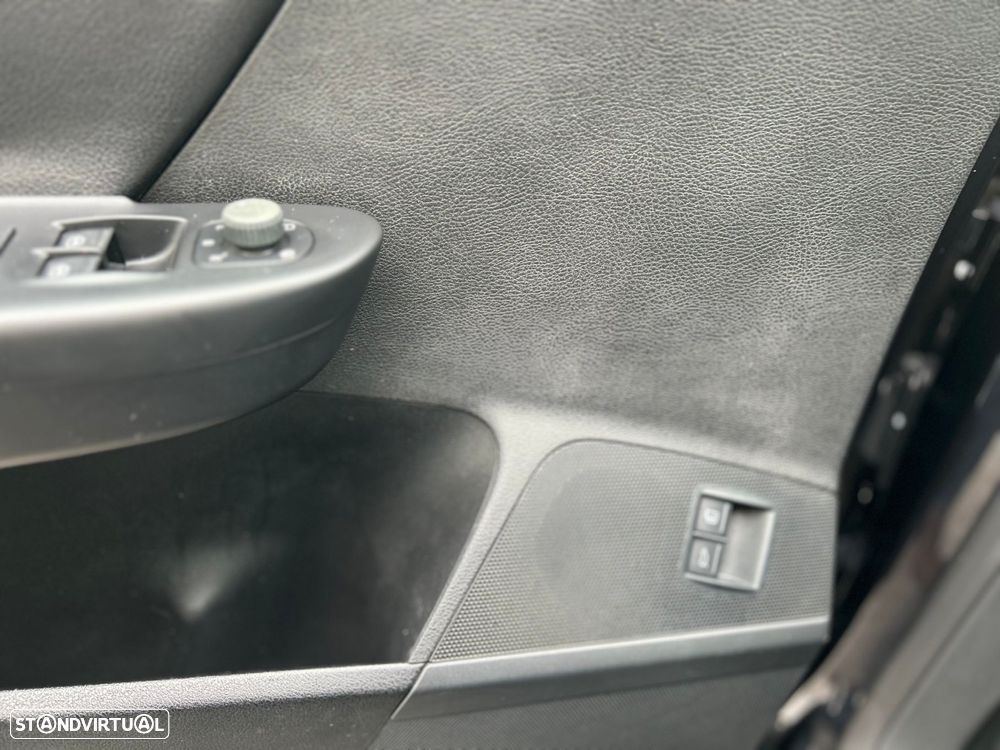 VW Passat Variant 2.0 TDi Highline DSG - 19