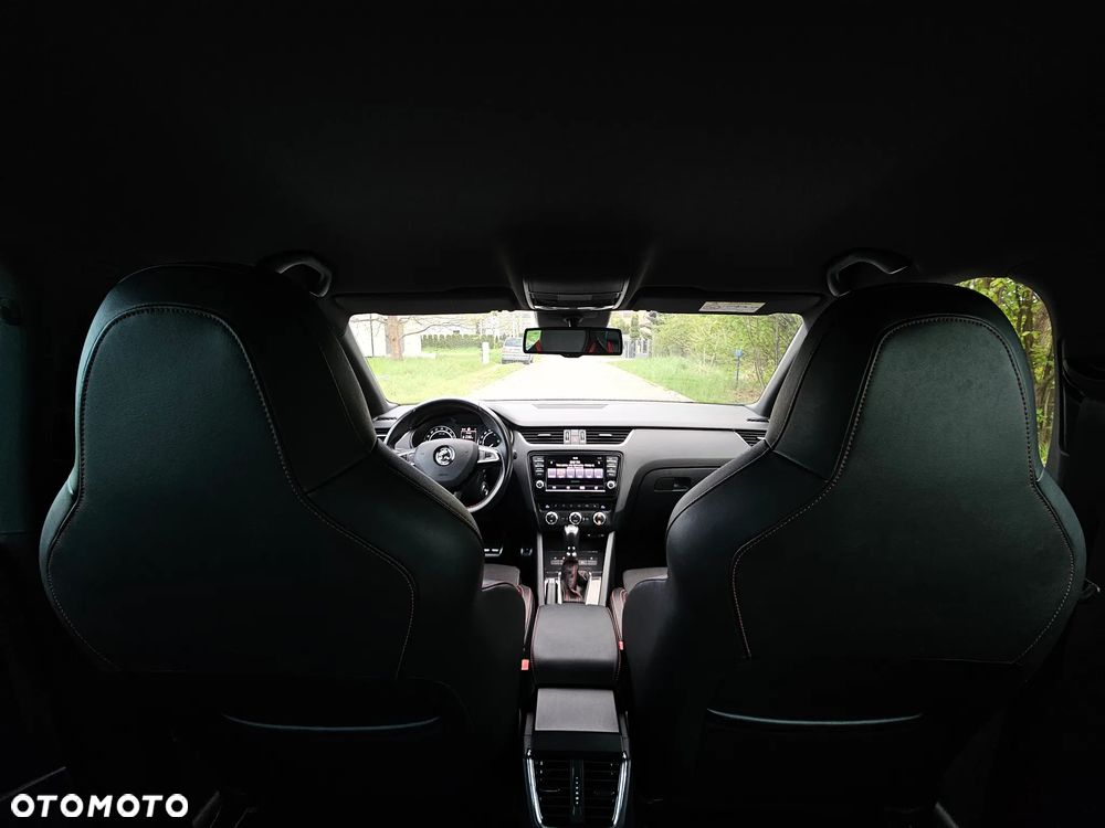 Skoda Octavia 2.0 TDI DSG RS - 11