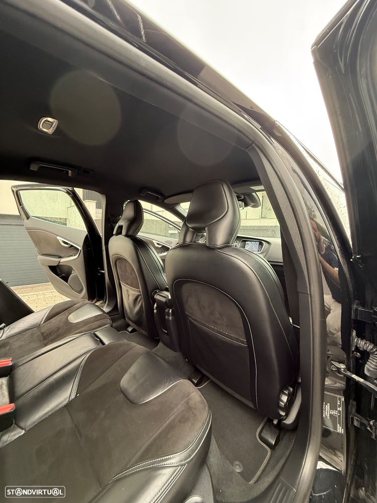 Volvo V40 D2 R Design - 16