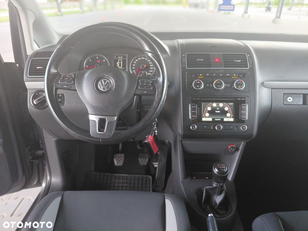 Volkswagen Touran 2.0 TDI DPF BlueMotion Technology Life - 22