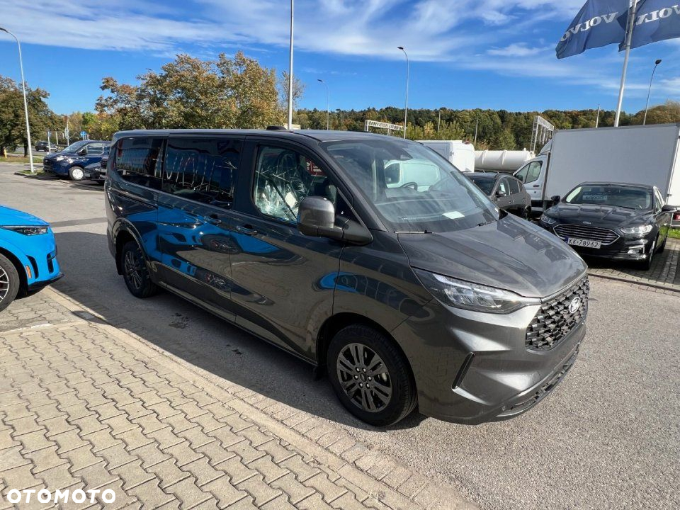 Ford Tourneo Custom - 3