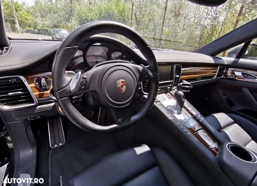 Porsche Panamera 4.8 PDK GTS - 3
